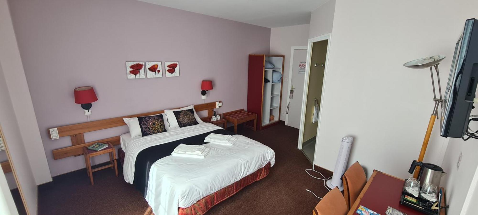 Le 120 - Groupe Logis Hotels - Ex Auberge La Terrasse La Châtaigneraie Eksteriør bilde